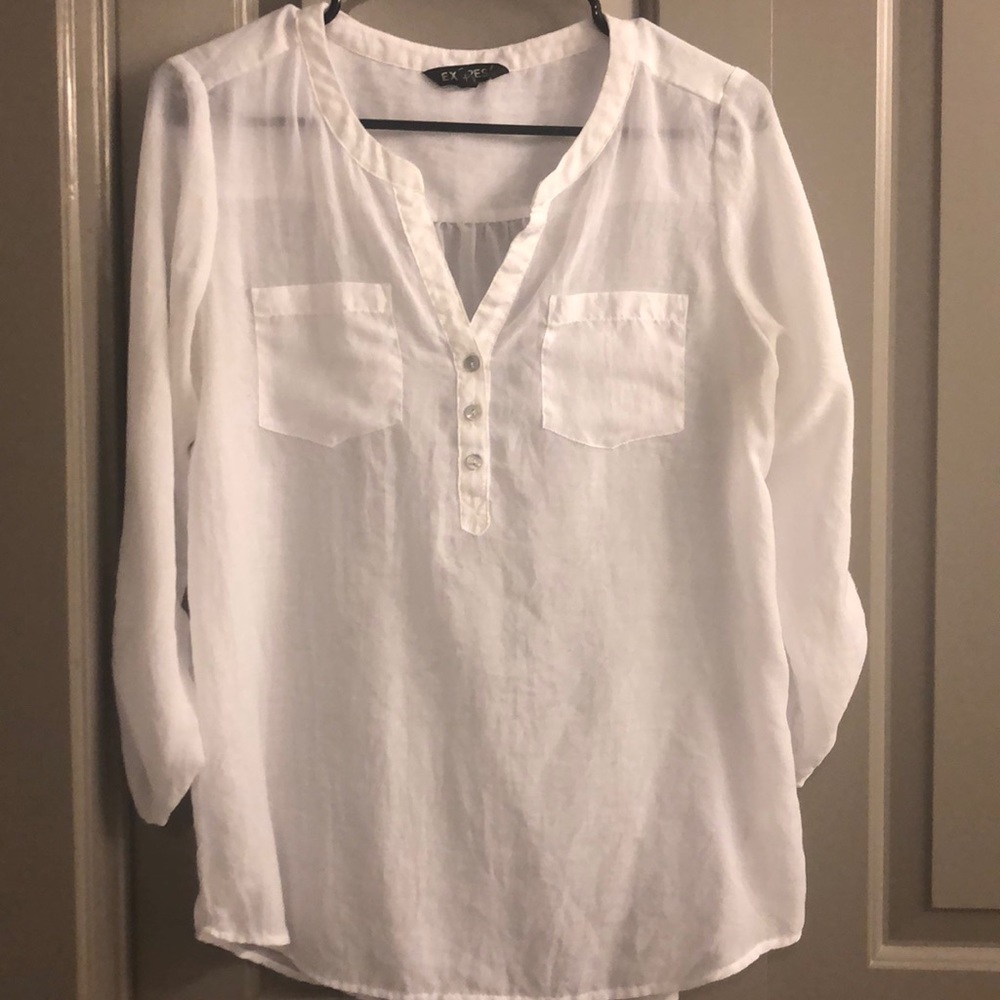 White quarter sleeve Express shirt 🌤